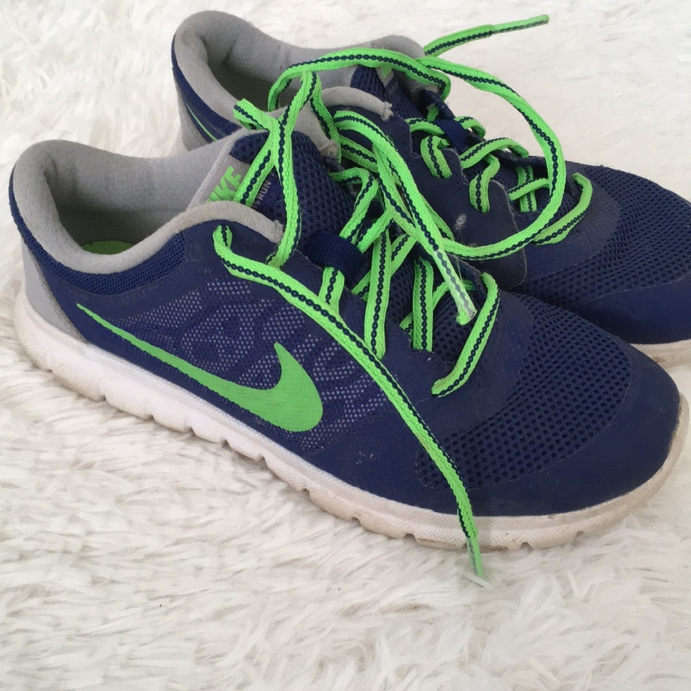 Nike Boys tennis 🎾 shoes